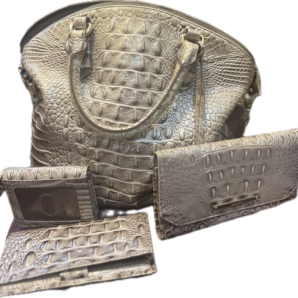 Light purple 4 piece Brahmin piece, key chain, change pouch checkbook luxury bag